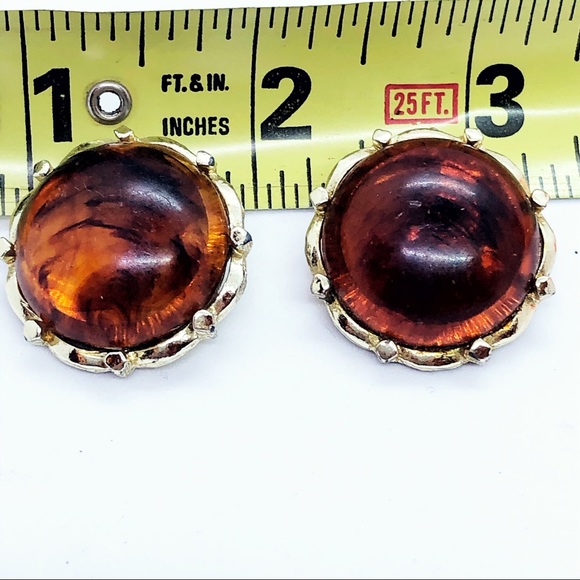 Vintage, Coro, Faux Amber, gold clip-on earring - Picture 4 of 8